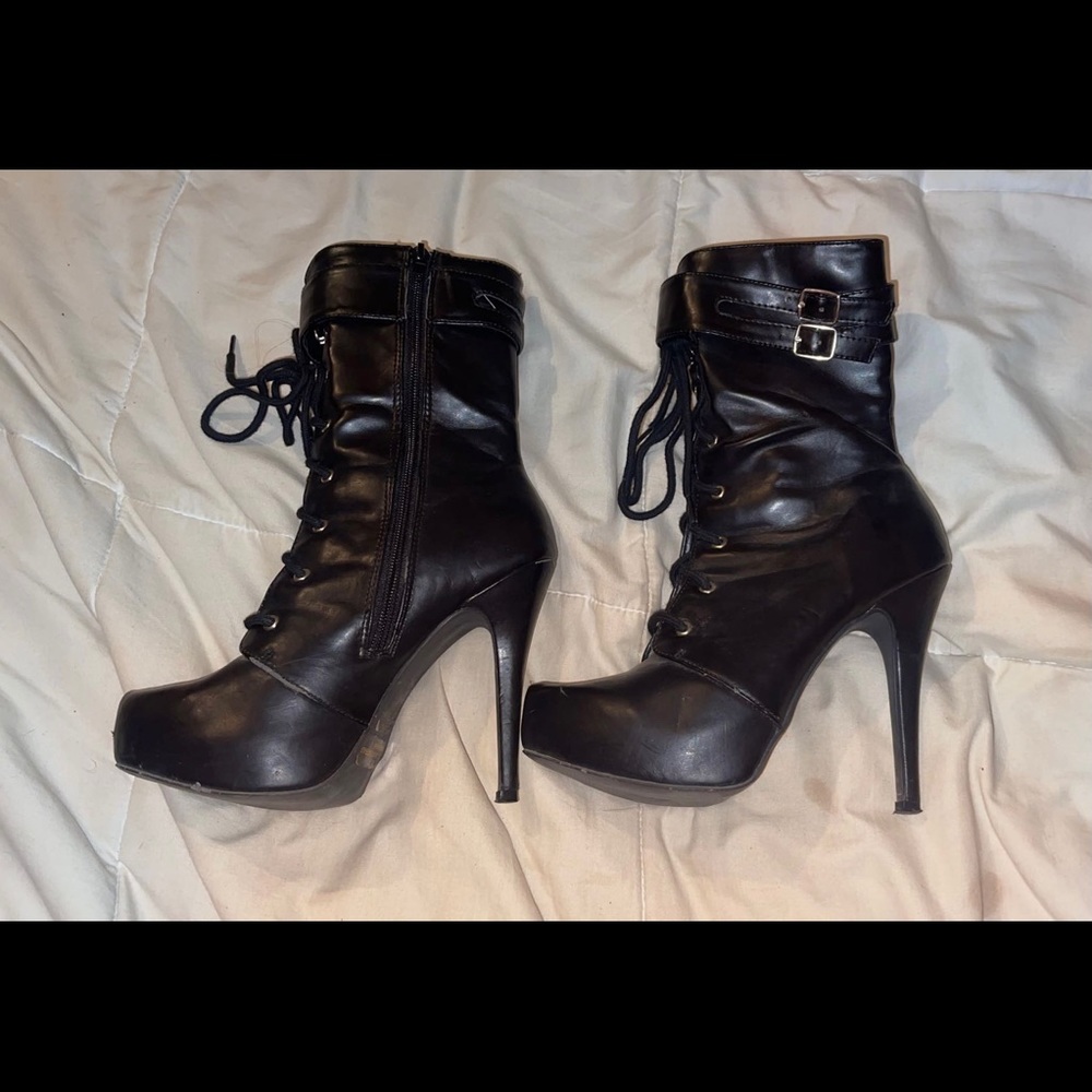 Voltage black stiletto boots!